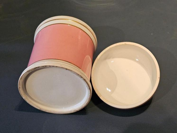 Set of Victorian Porcelain Apothecary Jars - Image 6