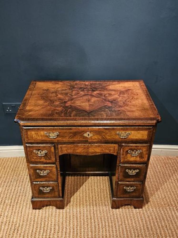 George II Walnut Kneehole Desk - Image 3