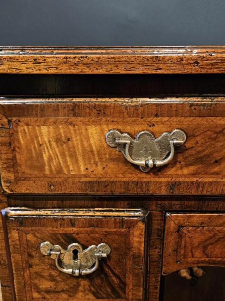 George II Walnut Kneehole Desk - Image 5