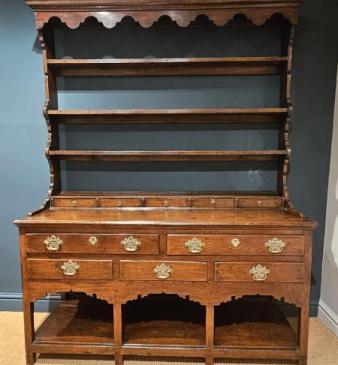 Superb George II Oak Dresser and Rack