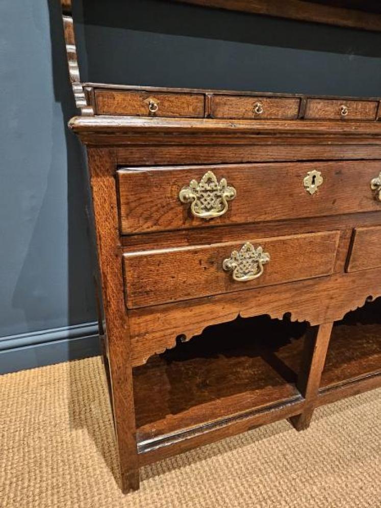 Superb George II Oak Dresser and Rack - Image 2