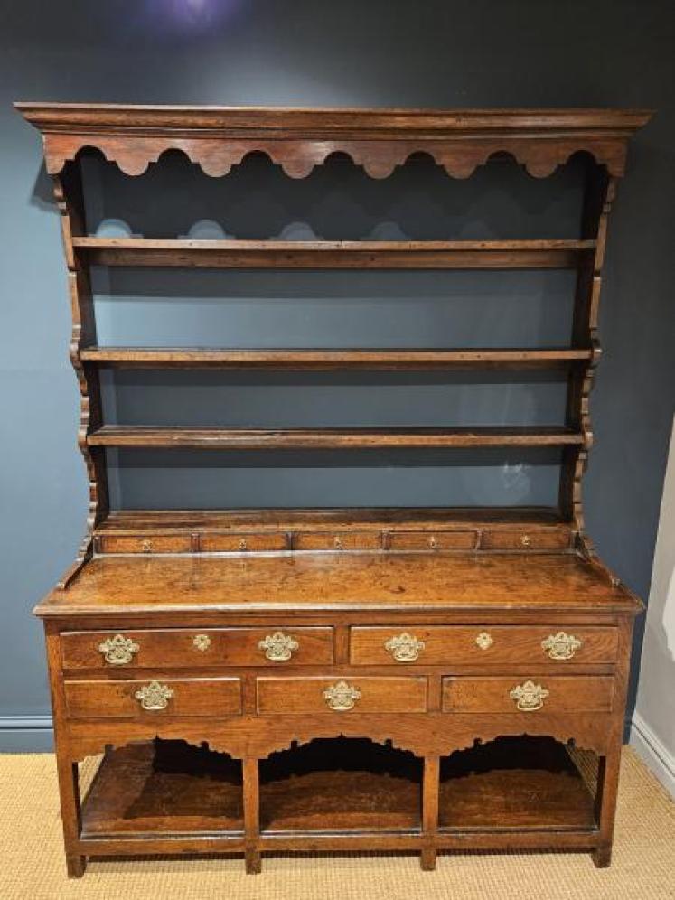Superb George II Oak Dresser and Rack - Image 6