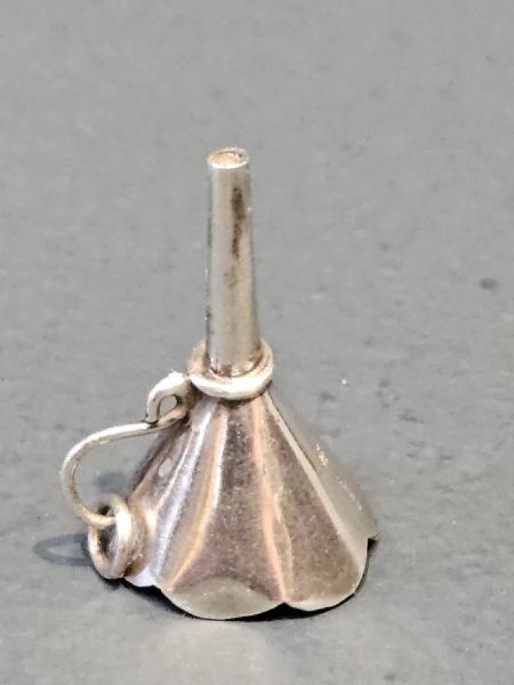 Small Silver Scent Funnel  - Image 5