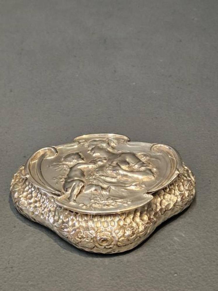 Superb Victorian Planished Silver Box - Image 1