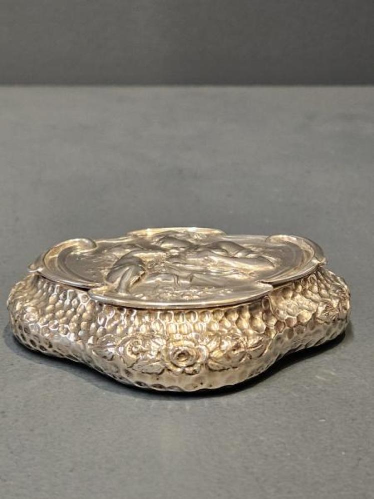 Superb Victorian Planished Silver Box - Image 3