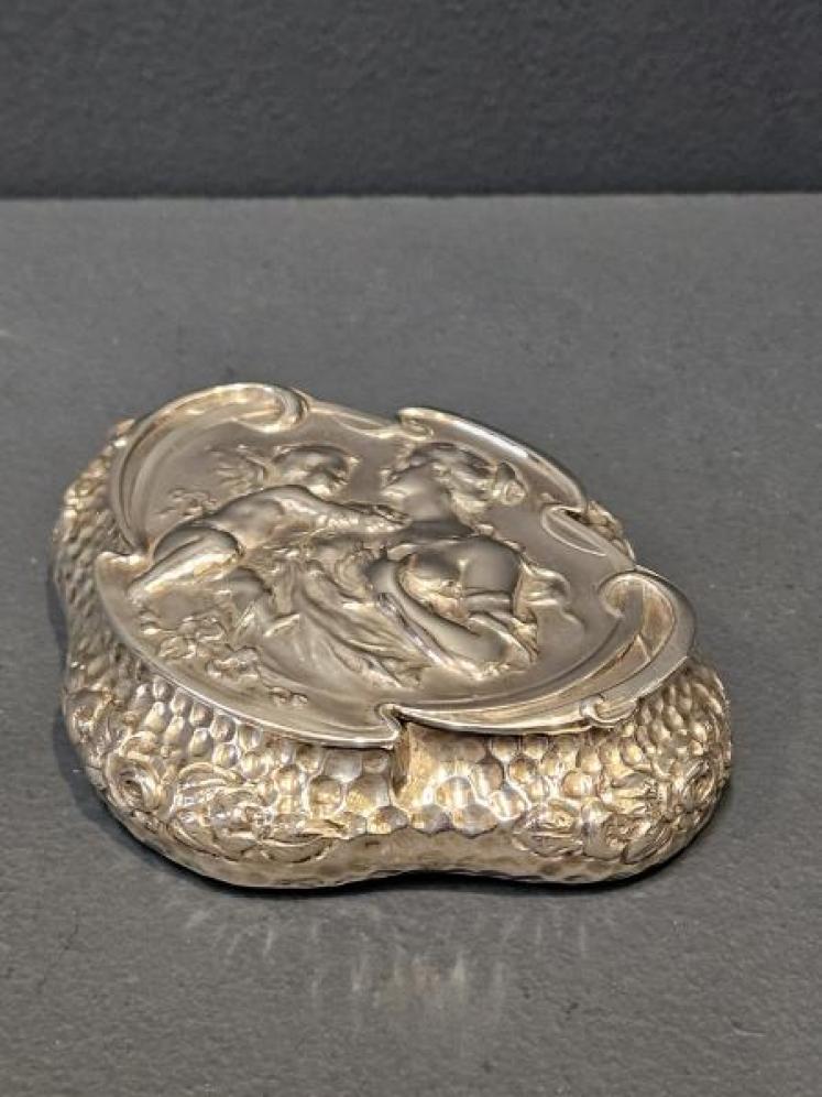 Superb Victorian Planished Silver Box - Image 4