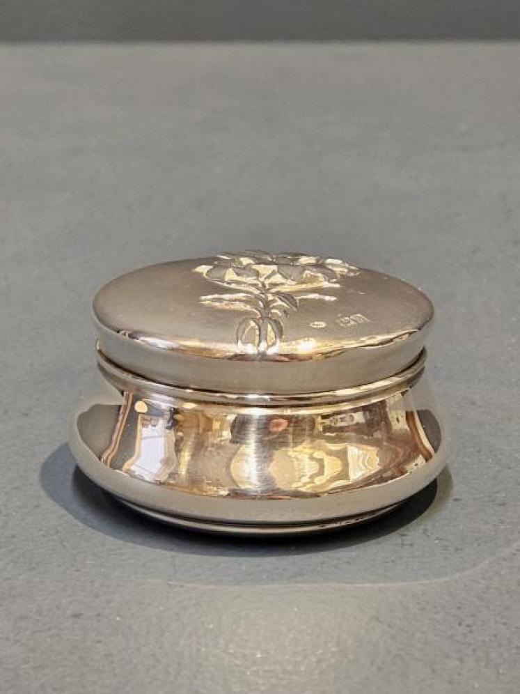 Silver Trinket Box by William Comyns - Image 6