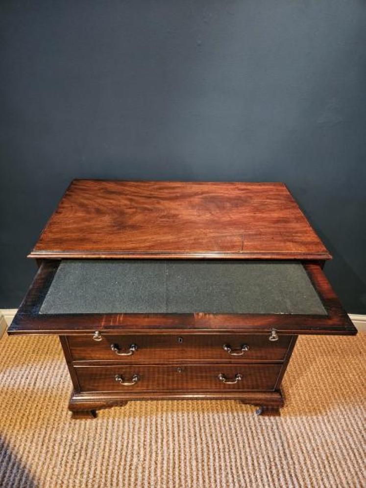 George III Mahogany Chest of Drawers - Image 4