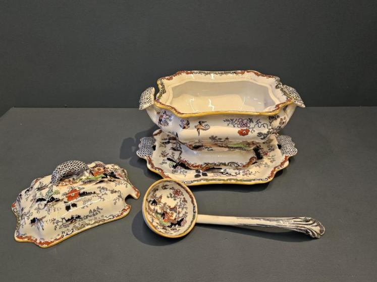 Superb Ashworths Ironstone Serving Set - Image 2