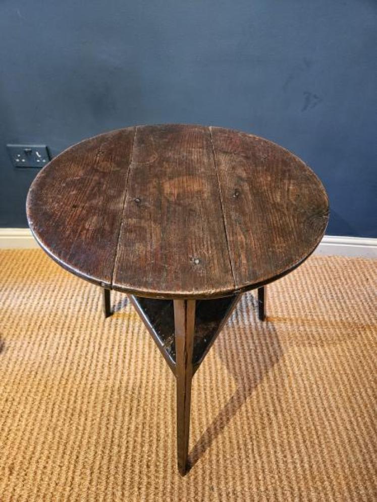 George III Welsh Oak Cricket Table - Image 3