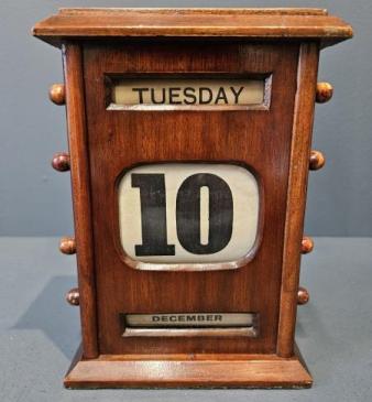 Edwardian Mahogany Perpetual Desk Calendar 