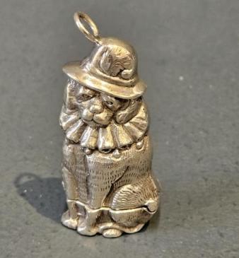 Unusual Silver Cast Dog Vesta Case