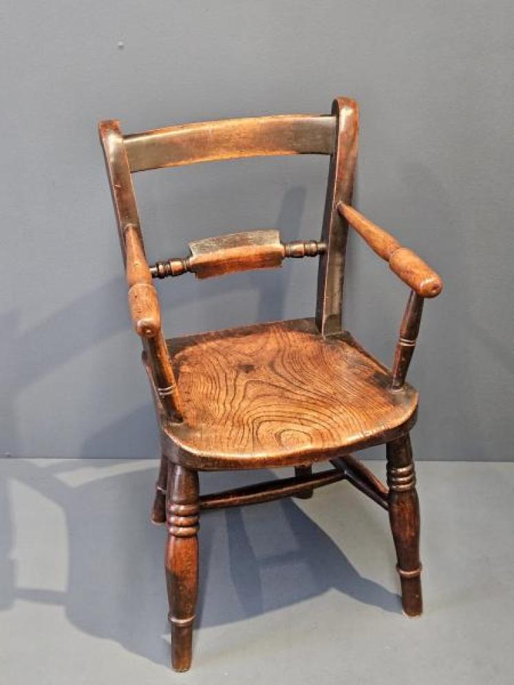 Early Victorian Ash and Elm Child's Chair  - Image 1