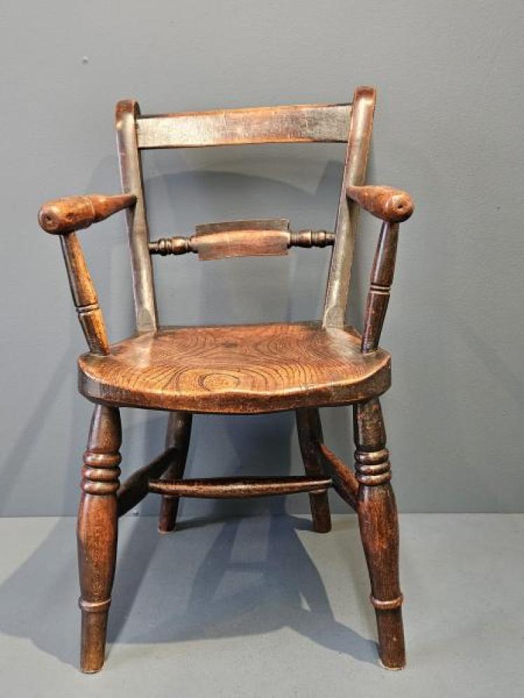 Early Victorian Ash and Elm Child's Chair  - Image 2