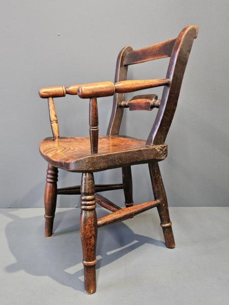Early Victorian Ash and Elm Child's Chair  - Image 3