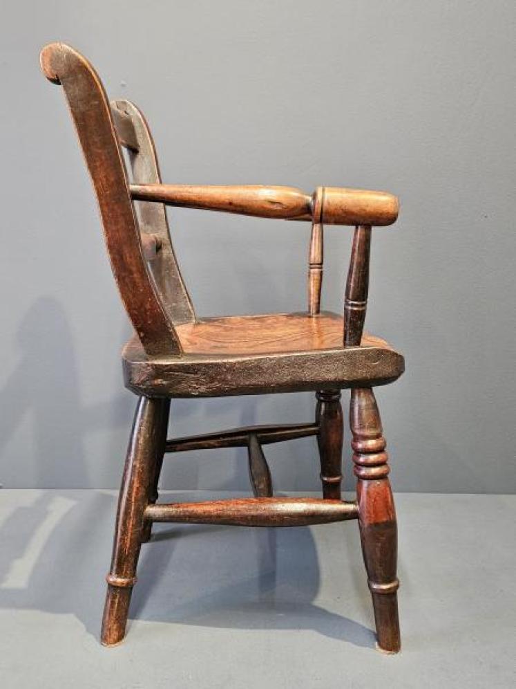 Early Victorian Ash and Elm Child's Chair  - Image 5