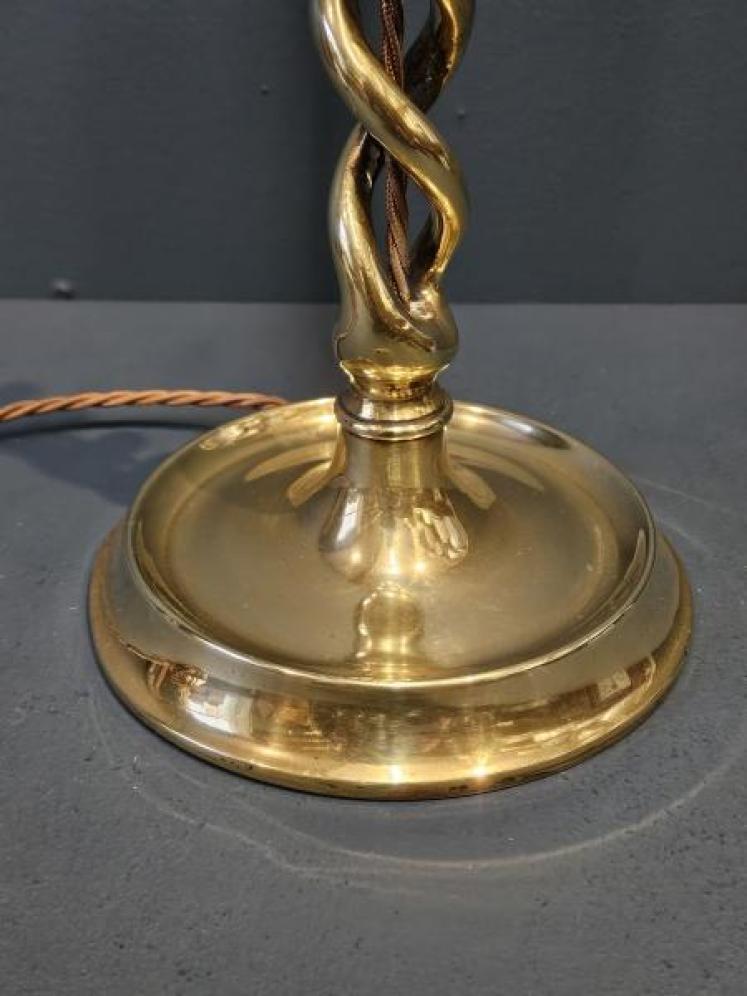 Victorian Brass Barley Twist Lamp - Image 3