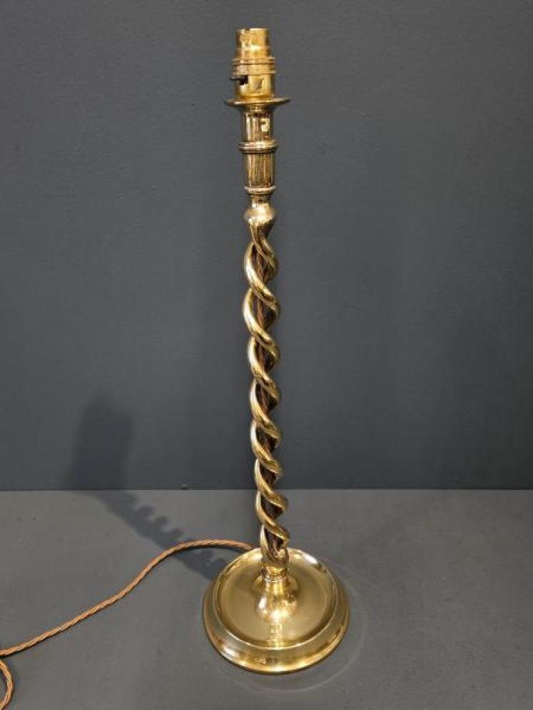 Victorian Brass Barley Twist Lamp - Image 4