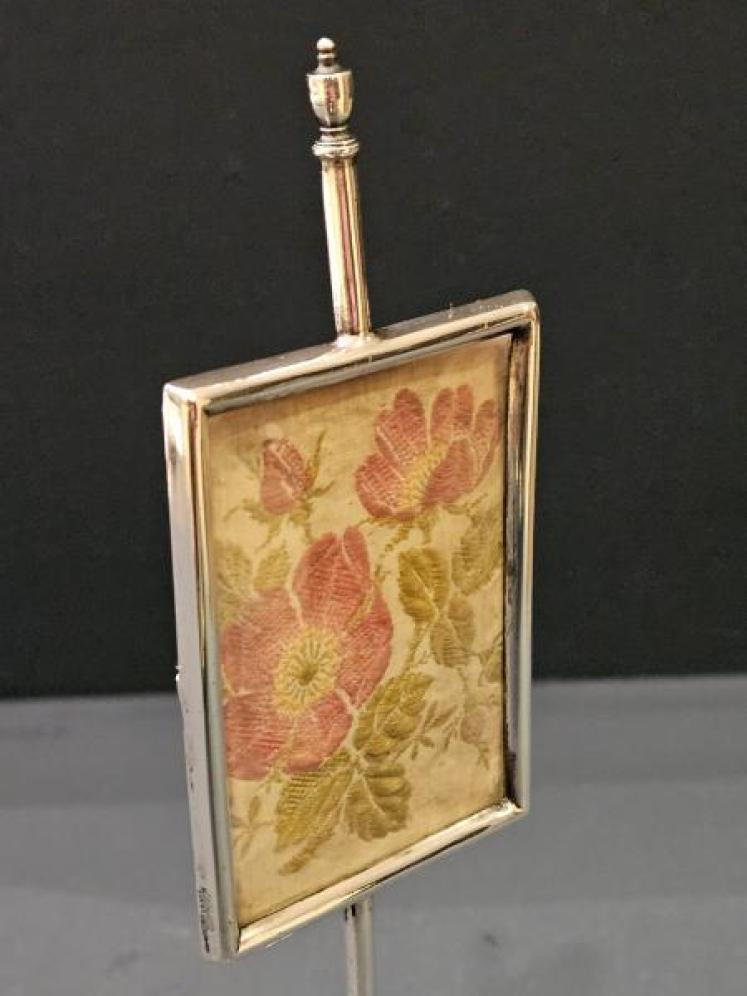 Unusual Silver Pole Screen Notice Holder - Image 4