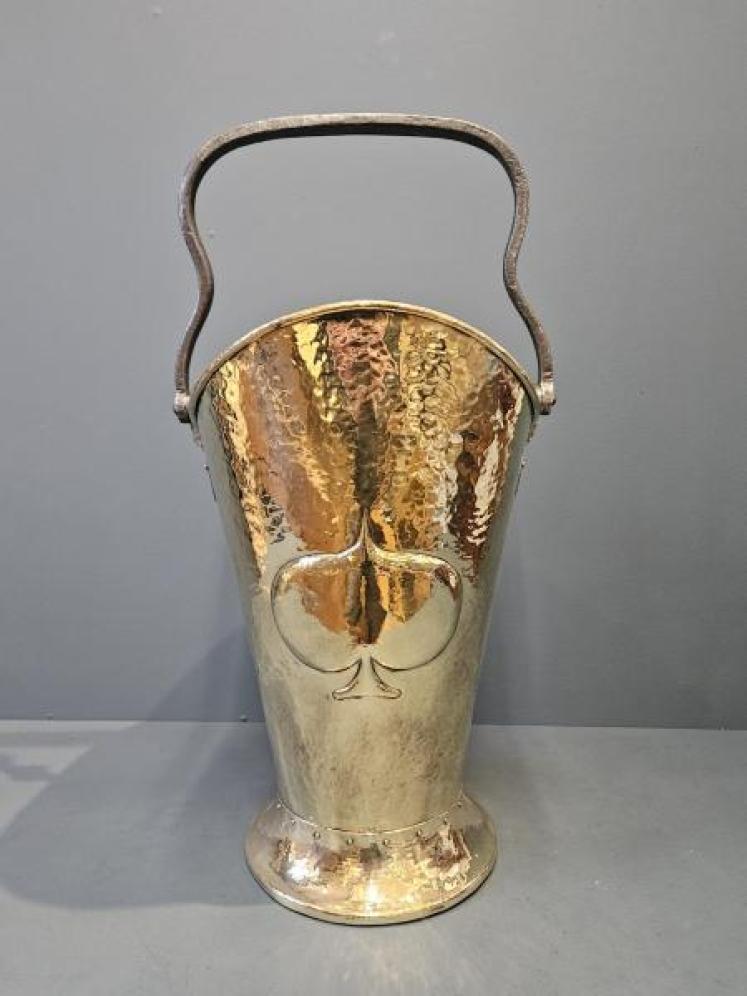 Superb Large Arts and Crafts Brass Coal Scuttle - Image 5