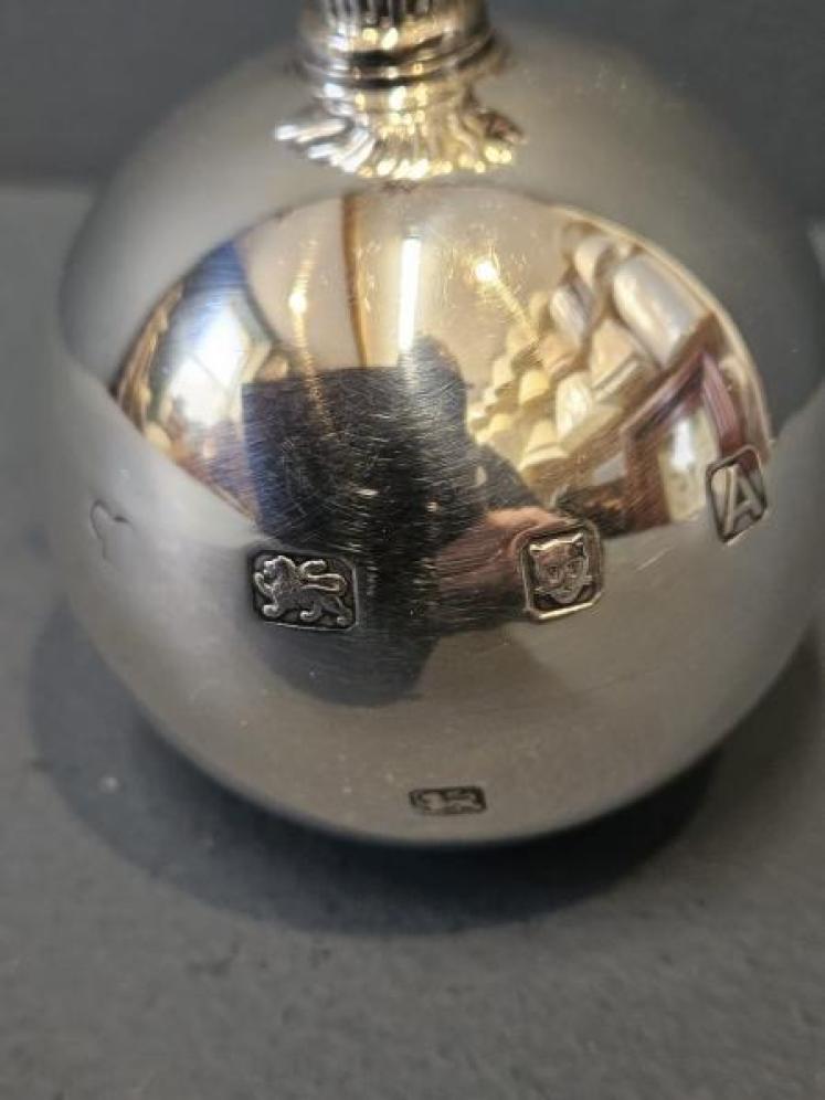 Unusual Cast 8oz Silver Bomb Table Lighter - Image 3