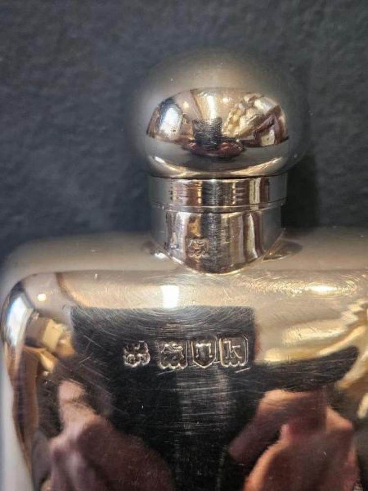 Silver Edwardian Hip Flask - Image 2
