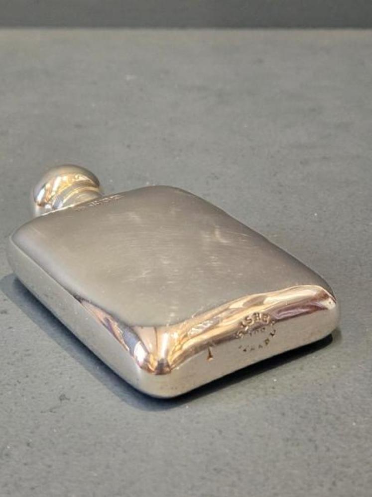 Silver Edwardian Hip Flask - Image 3