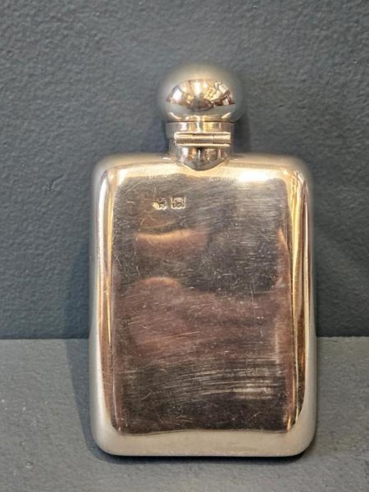 Silver Edwardian Hip Flask - Image 4