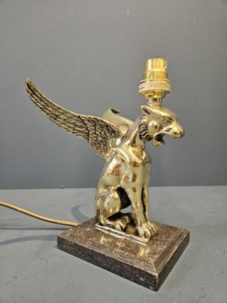 Edwardian Winged Lioness Brass Table Lamp - Image 1