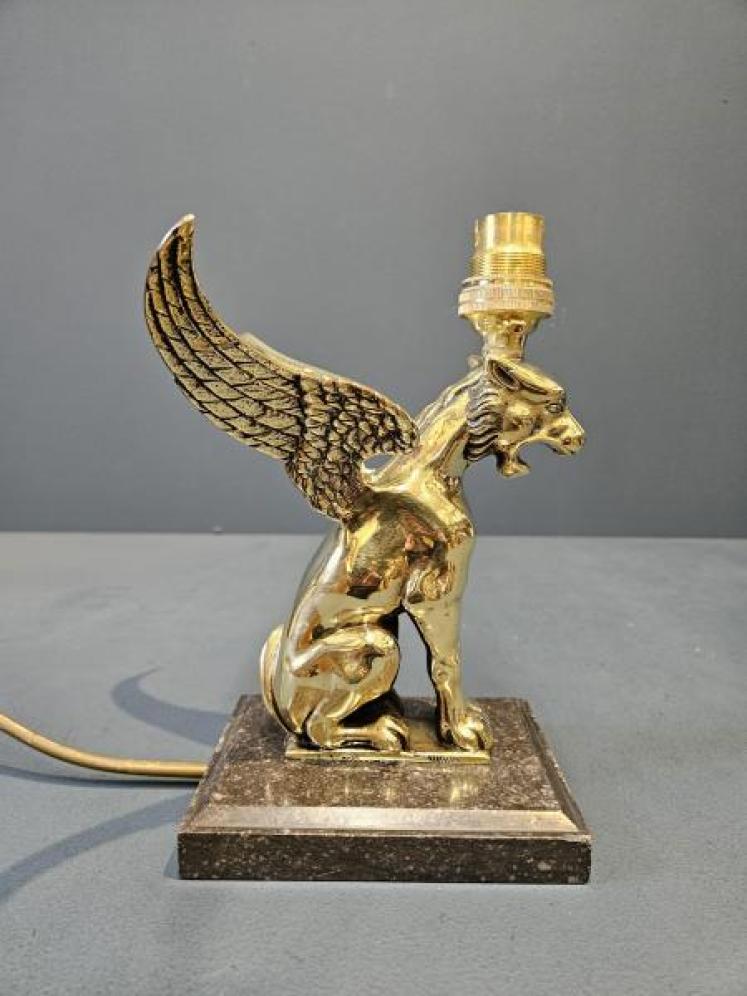 Edwardian Winged Lioness Brass Table Lamp - Image 3