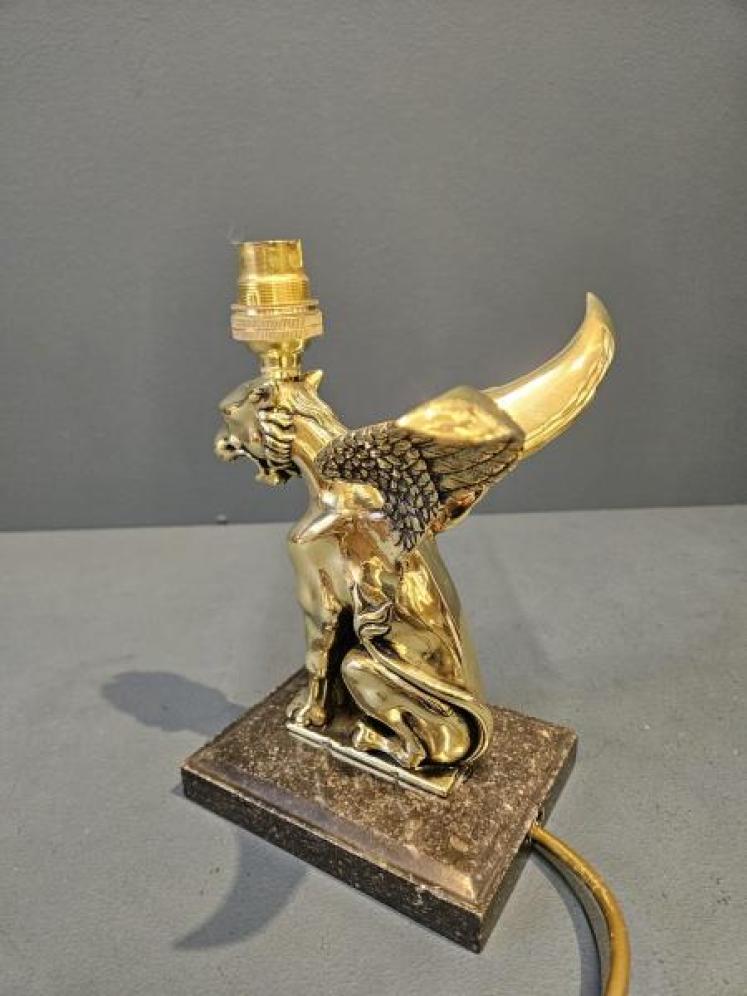 Edwardian Winged Lioness Brass Table Lamp - Image 5