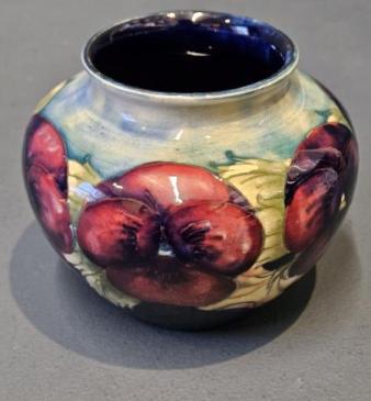 Early Moorcroft Pansy Vase