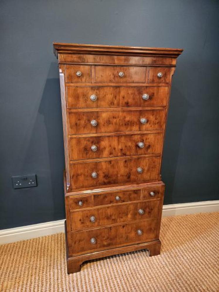 Fine Quality Edwardian Small Proportion Yew Wood Chest on Chest - Image 2