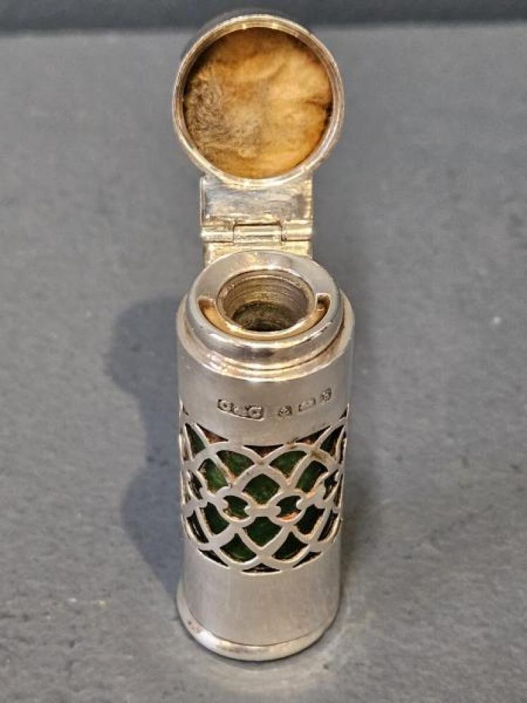 Edwardian Silver and Emerald Glass Travelling Scent Bottle - Image 3