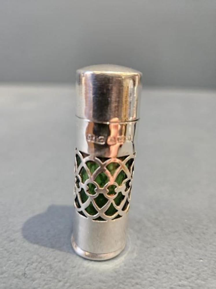 Edwardian Silver and Emerald Glass Travelling Scent Bottle - Image 6