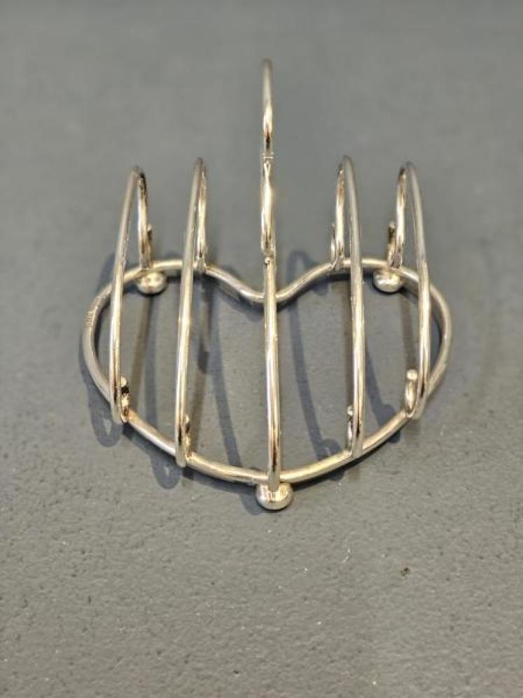 Edwardian Heart Shaped Silver Toast Rack  - Image 1