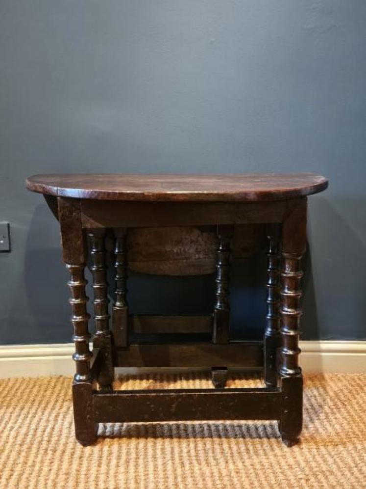 Georgian Oak Drop Leaf Side Table  - Image 4