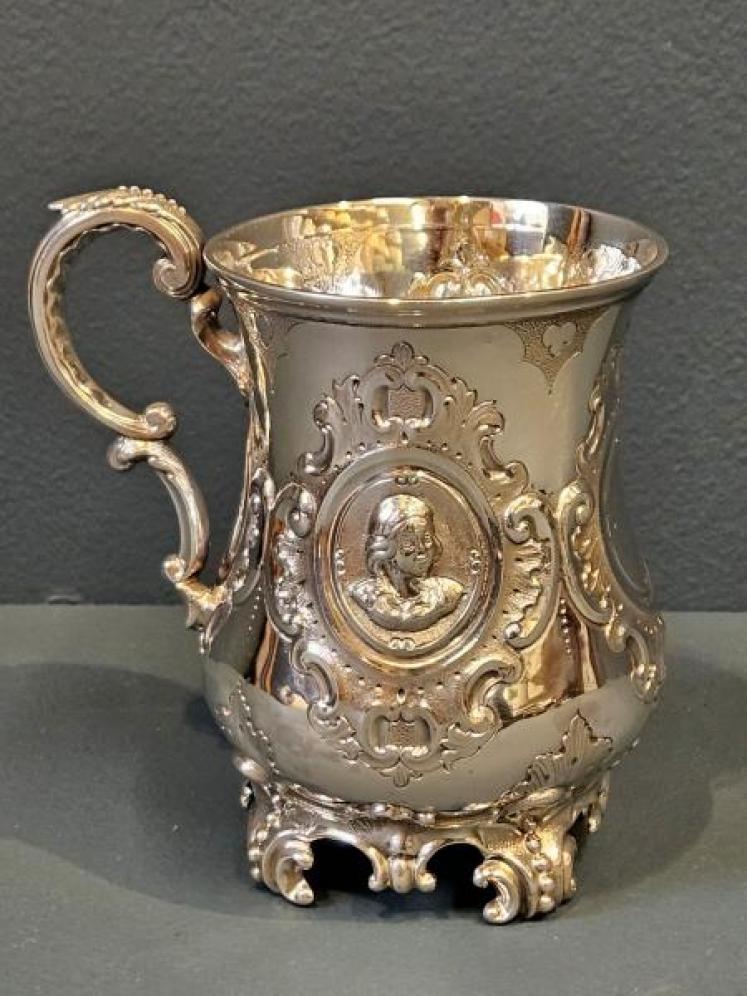 Outstanding Early Victorian Silver Mug - Image 1