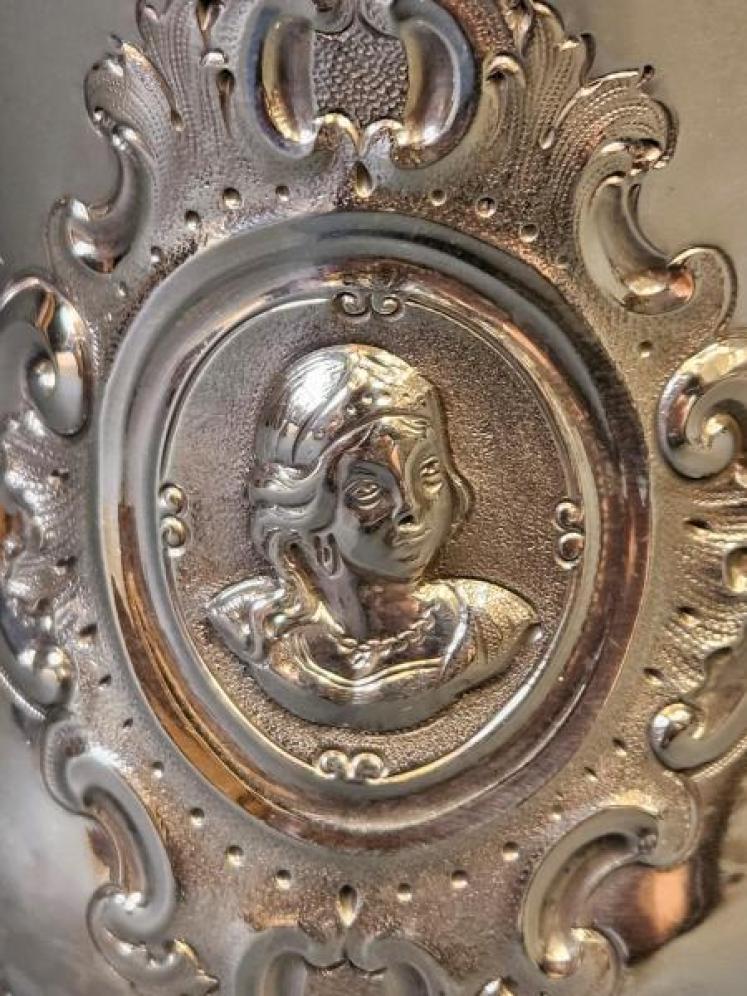 Outstanding Early Victorian Silver Mug - Image 2