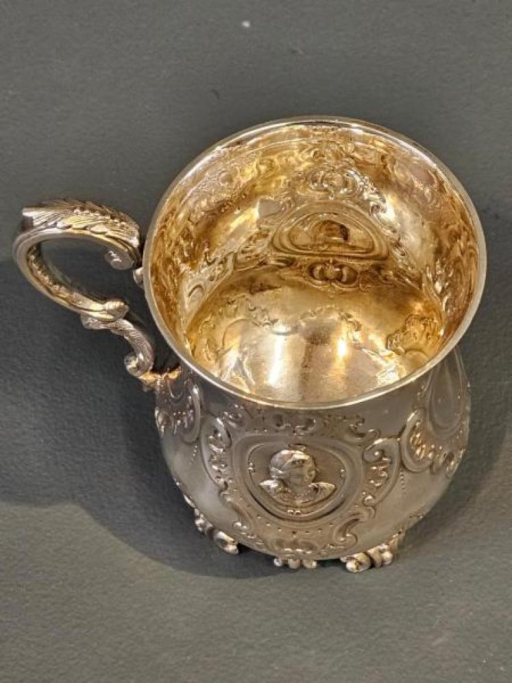 Outstanding Early Victorian Silver Mug - Image 5