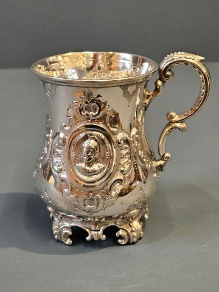 Outstanding Early Victorian Silver Mug - Image 7