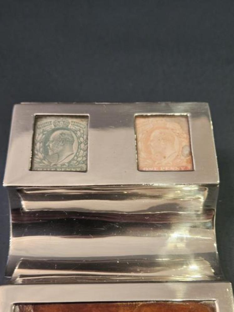 Superb Silver Stamp and Pen Stand - Image 4