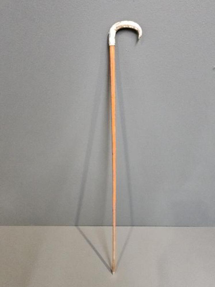 Early Victorian Silver Topped Fruitwood Ladies Riding Crop - Image 1