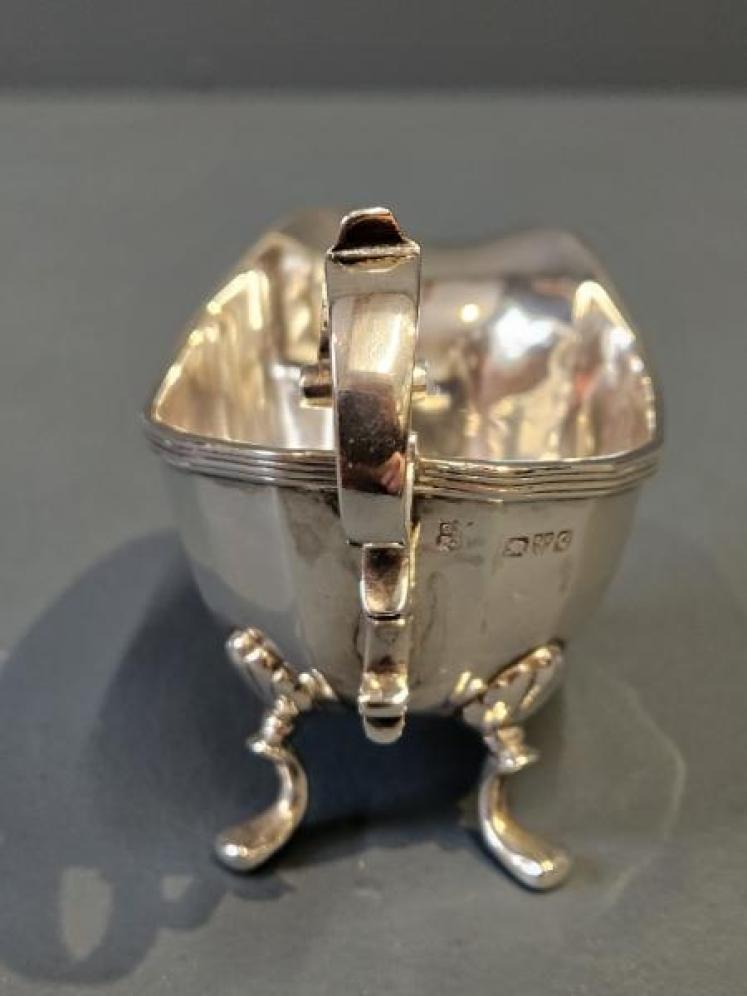 Small Victorian Chester Silver Compote Boat  - Image 4