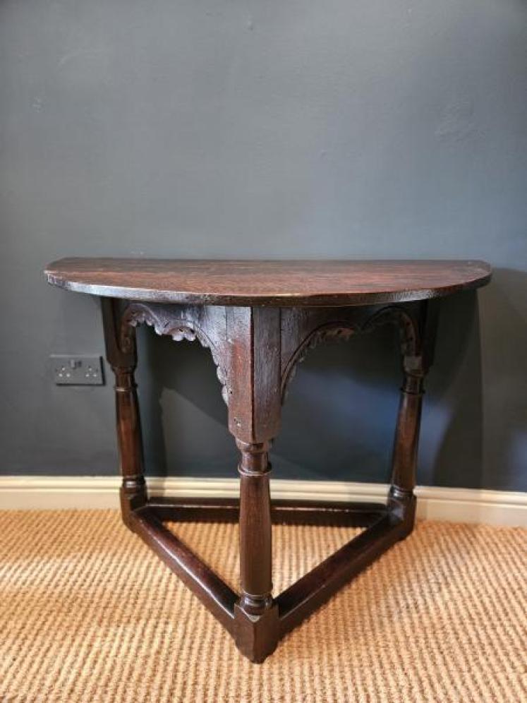 Period Oak Side Table - Image 2
