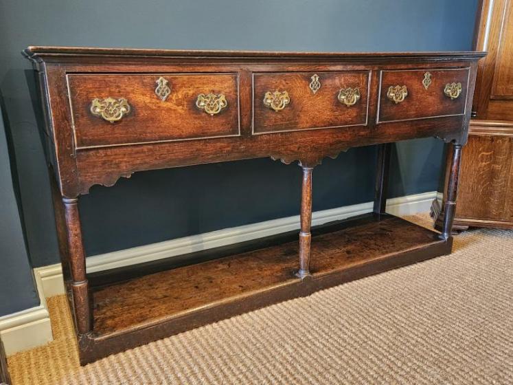 George II Oak Open Pot Board Dresser - Image 1