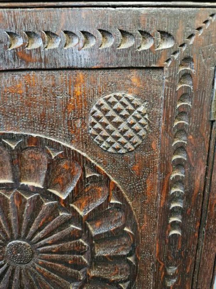 Superb Victorian Carved Oak Key Safe - Image 5