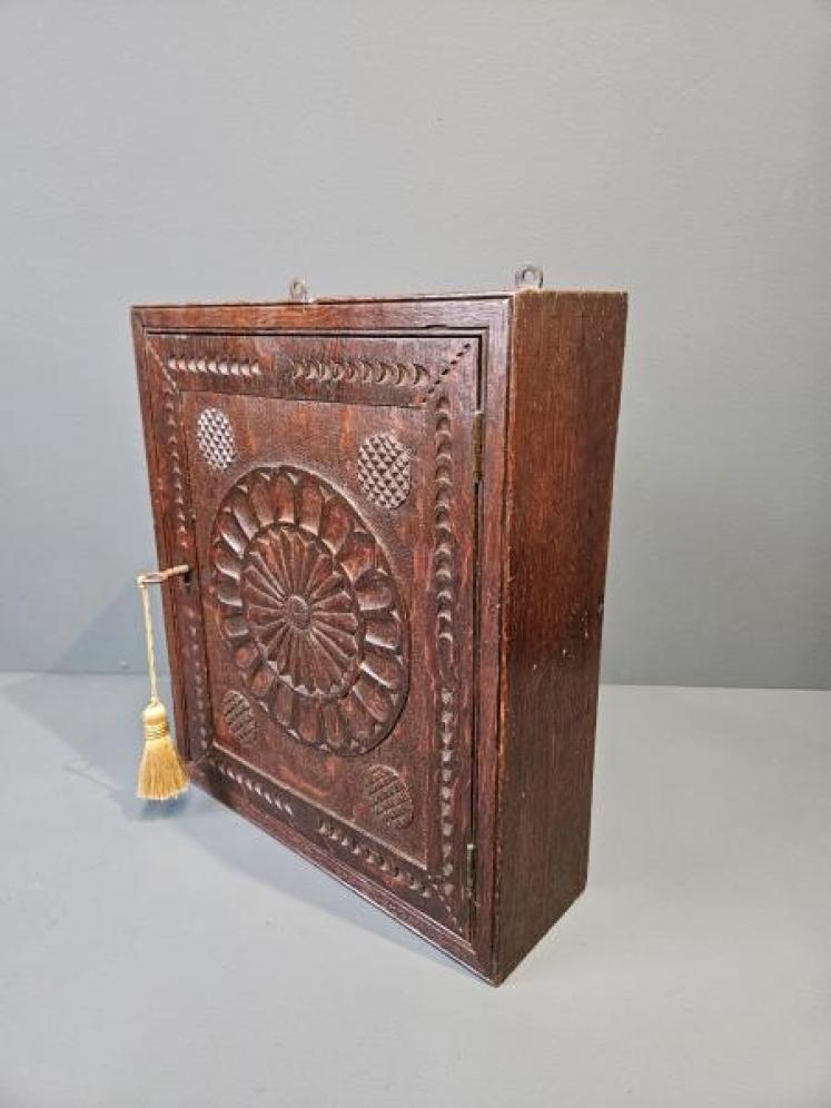 Superb Victorian Carved Oak Key Safe - Image 6
