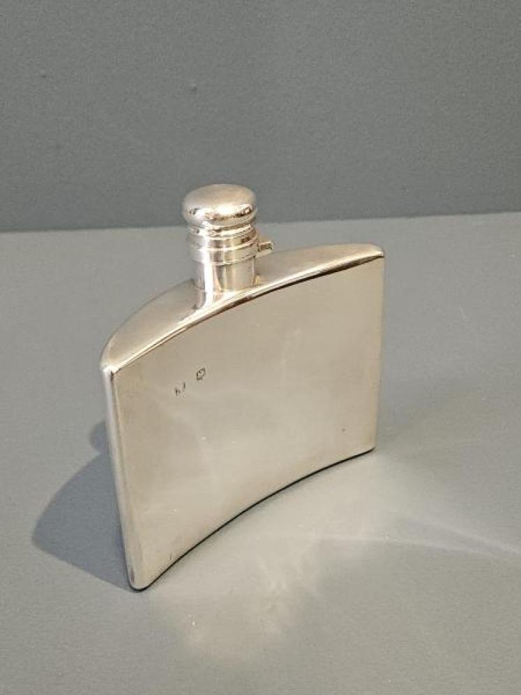 Immaculate Sampson Mordan Crescent Shaped Hip Flask - Image 3