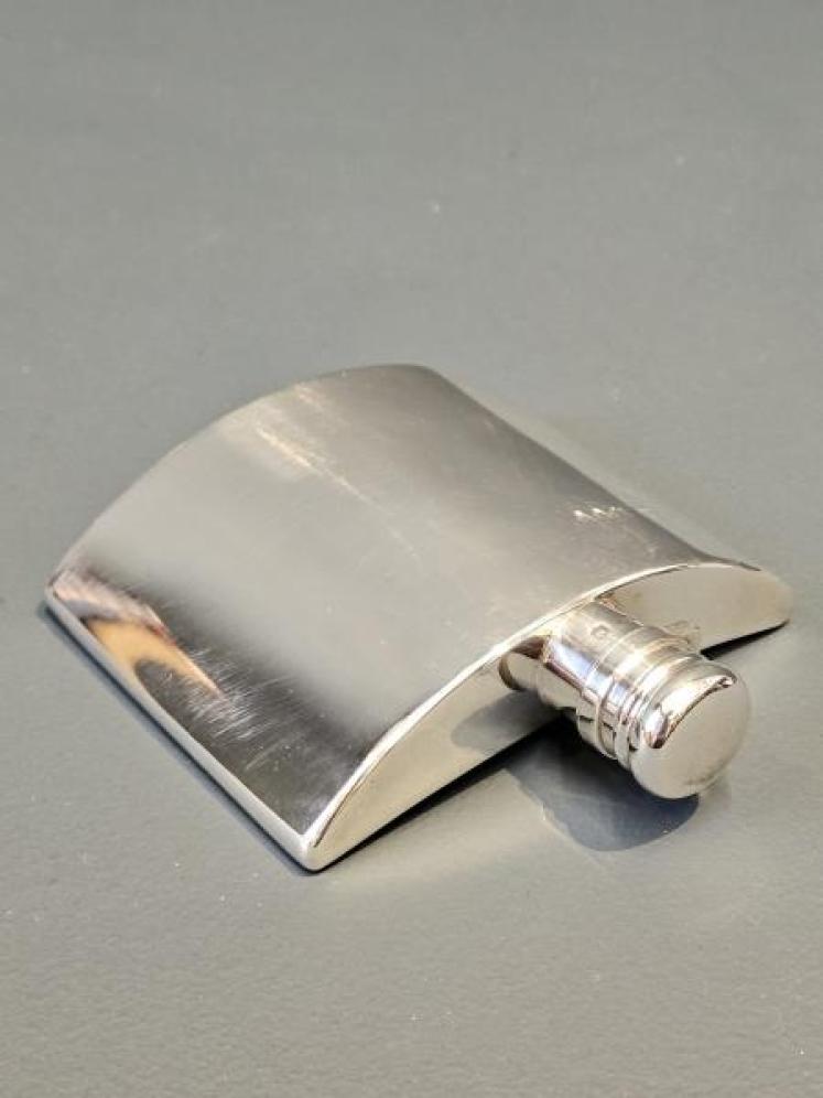 Immaculate Sampson Mordan Crescent Shaped Hip Flask - Image 5